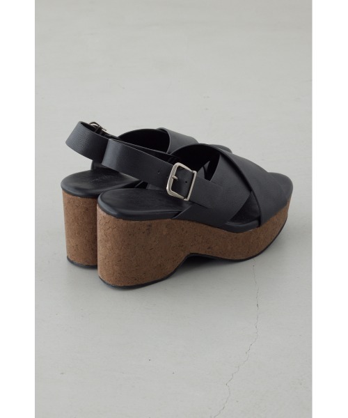 AZUL by moussy（アズールバイマウジー）の「ウェッジソールサンダル 靴（サンダル・レディース・ブラウン/ブラック・SMALL/MEDIUM/LARGE）」の7枚目の写真