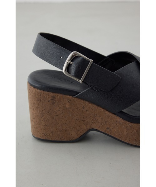AZUL by moussy（アズールバイマウジー）の「ウェッジソールサンダル 靴（サンダル・レディース・ブラウン/ブラック・SMALL/MEDIUM/LARGE）」の11枚目の写真