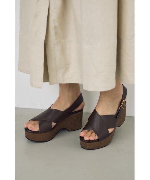 AZUL by moussy（アズールバイマウジー）の「ウェッジソールサンダル 靴（サンダル・レディース・ブラウン/ブラック・SMALL/MEDIUM/LARGE）」の14枚目の写真