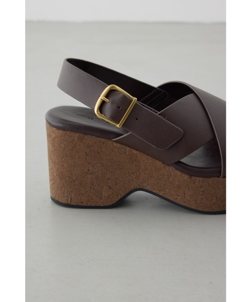 AZUL by moussy（アズールバイマウジー）の「ウェッジソールサンダル 靴（サンダル・レディース・ブラウン/ブラック・SMALL/MEDIUM/LARGE）」の22枚目の写真