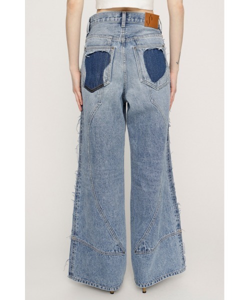SLY(スライ)の「L/W PATCHED PANEL FLARE DENIM ローウエストパッチドパネルフレアデニム 春服 夏服(デニムパンツ・レディース・ブルー系その他/ライトブルー・2/1/0)」の9枚目の写真
