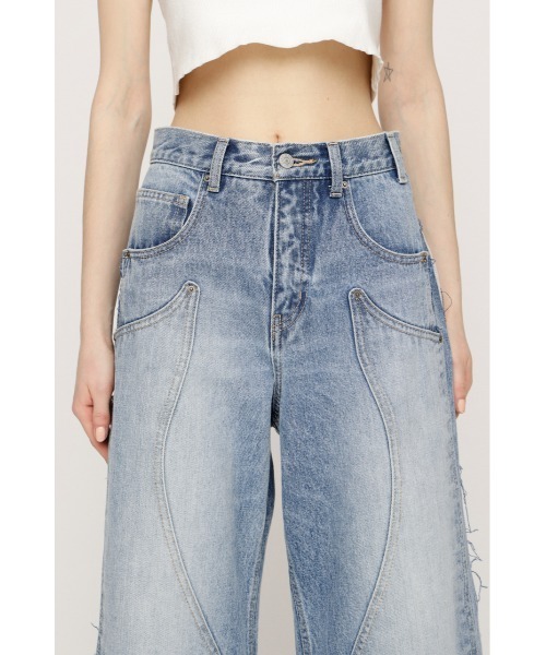 SLY(スライ)の「L/W PATCHED PANEL FLARE DENIM ローウエストパッチドパネルフレアデニム 春服 夏服(デニムパンツ・レディース・ブルー系その他/ライトブルー・2/1/0)」の10枚目の写真