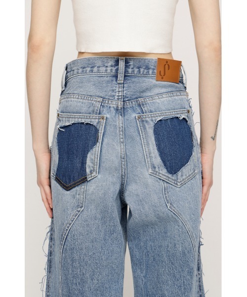 SLY(スライ)の「L/W PATCHED PANEL FLARE DENIM ローウエストパッチドパネルフレアデニム 春服 夏服(デニムパンツ・レディース・ブルー系その他/ライトブルー・2/1/0)」の11枚目の写真
