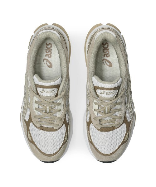 ASICS(アシックス)の「ASICS GEL-NYC 2.0(アシックス ゲル-エヌワイシー 2.0)(スニーカー・メンズ・ベージュ系/グレー系・29cm/28.5cm/28cm/27.5cm/27cm/26.5cm/26cm/25.5cm/25cm/24.5cm/24cm/23.5cm/23cm)」の4枚目の写真