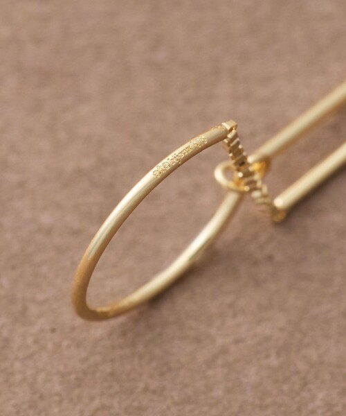 ete bijoux（エテビジュー）の「[スキニー] K18YG バー フープピアス（ピアス（両耳用）・レディース・イエローゴールド・FREE）」の5枚目の写真