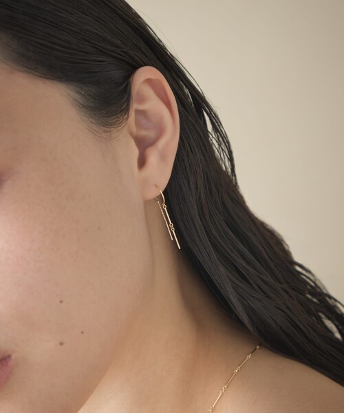 ete bijoux（エテビジュー）の「[スキニー] K18YG バー フープピアス（ピアス（両耳用）・レディース・イエローゴールド・FREE）」の2枚目の写真
