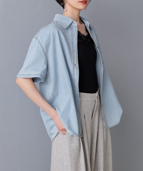 Rejoule(リジュール)の「ドルマンスリーブ 半袖デニムシャツ(シャツ/ブラウス・レディース・ブルー/ライトブルー・FREE)」の4枚目の写真