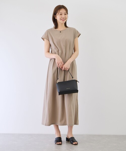 Jayro(ジャイロ)の「ラッシュガードウエストタックワンピース(ワンピース・レディース・ブラック/ベージュ/チャコールグレー・M)」の1枚目の写真