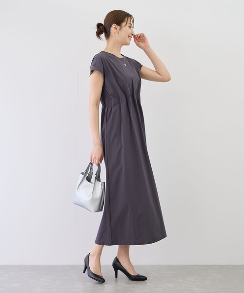 Jayro(ジャイロ)の「ラッシュガードウエストタックワンピース(ワンピース・レディース・ブラック/ベージュ/チャコールグレー・M)」の12枚目の写真