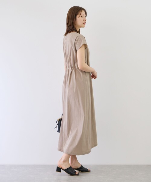 Jayro(ジャイロ)の「ラッシュガードウエストタックワンピース(ワンピース・レディース・ブラック/ベージュ/チャコールグレー・M)」の20枚目の写真