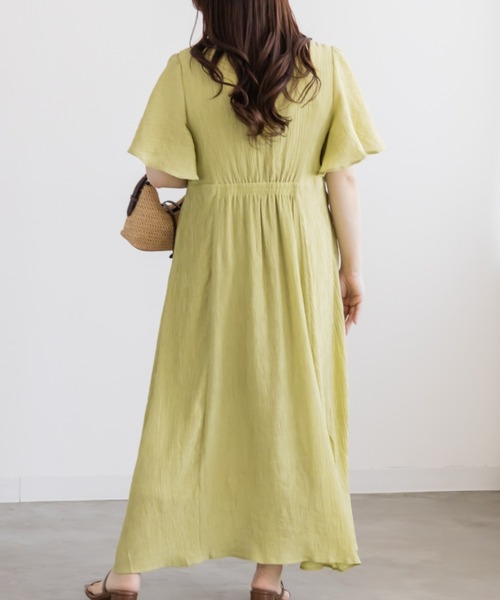 CLETTE(クレット)の「CLETTEオリジナルキーネックフレアワンピース(ワンピース・レディース・ブラック/ブルー/グリーン・4L/3L/LL)」の8枚目の写真