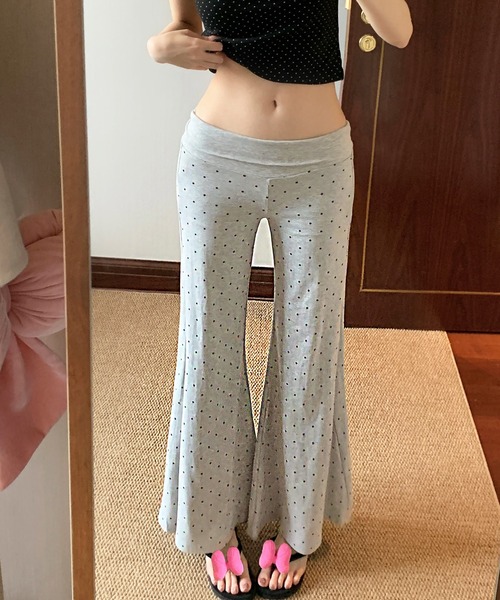 core core(コアコア)の「ドット柄カットソー生地フレアパンツ(その他パンツ・レディース・グレー/ブラウン/ネイビー・FREE)」の3枚目の写真