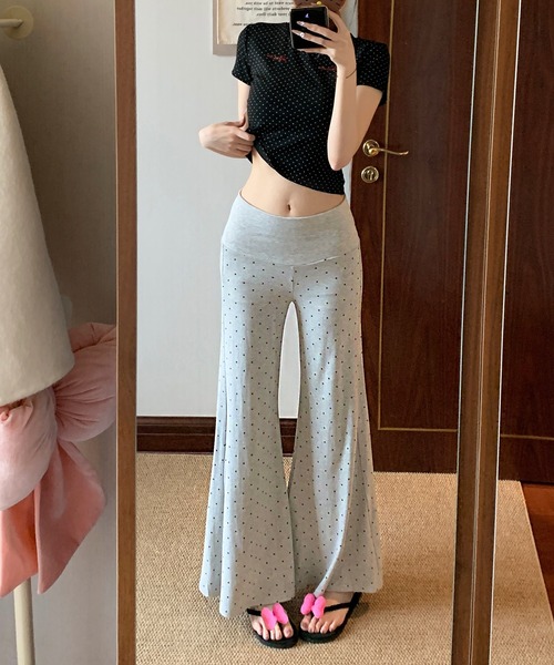 core core(コアコア)の「ドット柄カットソー生地フレアパンツ(その他パンツ・レディース・グレー/ブラウン/ネイビー・FREE)」の4枚目の写真
