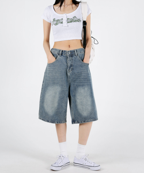 UMM(ウム)の「レディースカバーバックバンドバミューダウォッシングデニムパンツ 3COLOR(その他パンツ・レディース・ライトブルー/ブラック/ブルー・MEDIUM/LARGE/X-LARGE)」の8枚目の写真