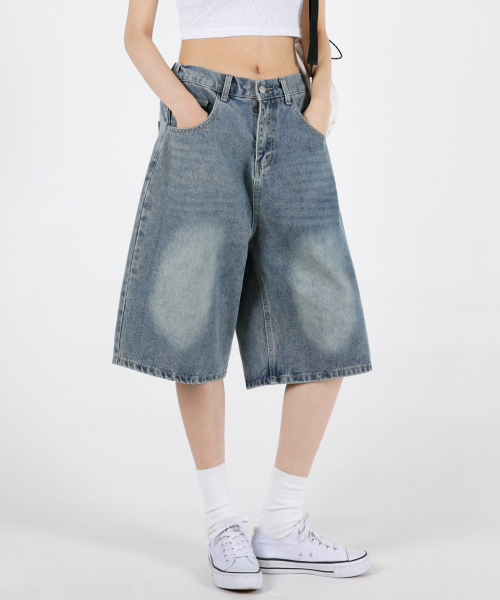UMM(ウム)の「レディースカバーバックバンドバミューダウォッシングデニムパンツ 3COLOR(その他パンツ・レディース・ライトブルー/ブラック/ブルー・MEDIUM/LARGE/X-LARGE)」の10枚目の写真