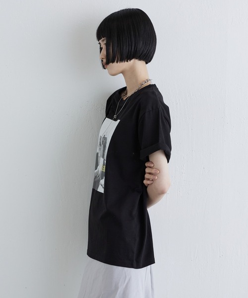Lui's(ルイス)の「シルケットフォトTシャツ(Tシャツ/カットソー・レディース・ブラック/チャコールグレー/オフホワイト・FREE)」の9枚目の写真