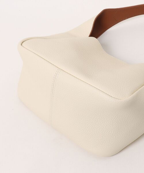 NiiNa（ニーナ）の「【NiiNa】【高品質牛革】ワンハンドルバケットバッグ / WEB限定（ハンドバッグ・レディース・ホワイト・FREE）」の4枚目の写真