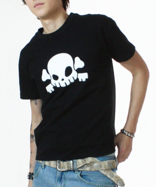 KEYMISERY(キーミザリー)の「A'GEM/9 × .kom 『KEYMISERY/キーミザリー』Skull Cross Key's Crop T-Shirt/スカルクロップTシャツ(Tシャツ/カットソー・メンズ・ホワイト/ブラック・S)」の1枚目の写真