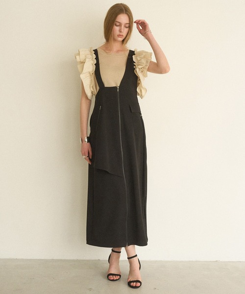 MIELI INVARIANT(ミエリインヴァリアント)の「Zip Pencil Asymmetry Dress(ワンピース・レディース・グレー系その他/ブラック・FREE)」の4枚目の写真