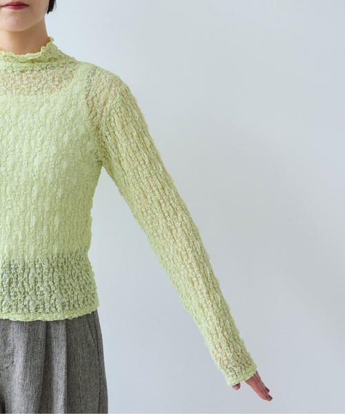 yuni(ユニ )の「flower shirring lace high neck pullover(Tシャツ/カットソー・レディース・イエロー/ホワイト/ブラック・FREE)」の13枚目の写真
