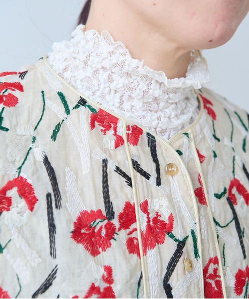 yuni(ユニ )の「flower shirring lace high neck pullover(Tシャツ/カットソー・レディース・イエロー/ホワイト/ブラック・FREE)」の21枚目の写真