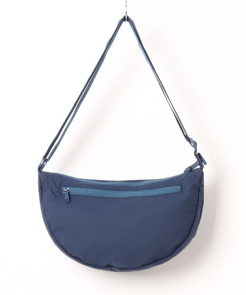 CABINZERO（キャビンゼロ）の「【CABINZERO/キャビンゼロ】MOON BAG 5L BLUE SHIMMER（ショルダーバッグ・メンズ・ブルー・FREE）」の5枚目の写真