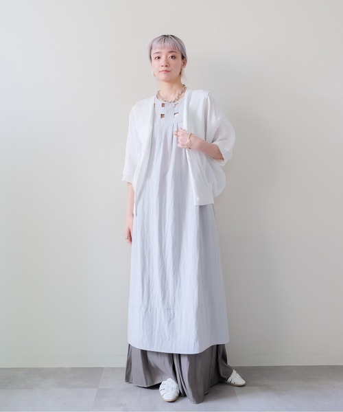 DOLLUPOOPS（ドールアップウップス）の「Sheer Dolman Sleeve Cardigan(シアードルマンカーディガン)（カーディガン/ボレロ・レディース・オフホワイト/ブラック・FREE）」の6枚目の写真