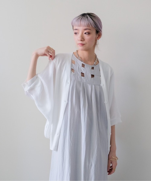 DOLLUPOOPS（ドールアップウップス）の「Sheer Dolman Sleeve Cardigan(シアードルマンカーディガン)（カーディガン/ボレロ・レディース・オフホワイト/ブラック・FREE）」の4枚目の写真