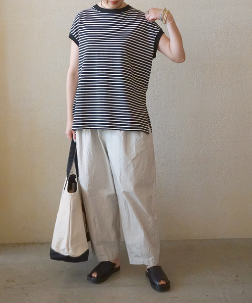 JOURNAL STANDARD LUXE(ジャーナルスタンダード ラックス)の「ダウンプルーフ タックカーブパンツ(その他パンツ・レディース・ラベンダー/ピンク/ライトグレー・FREE)」の4枚目の写真