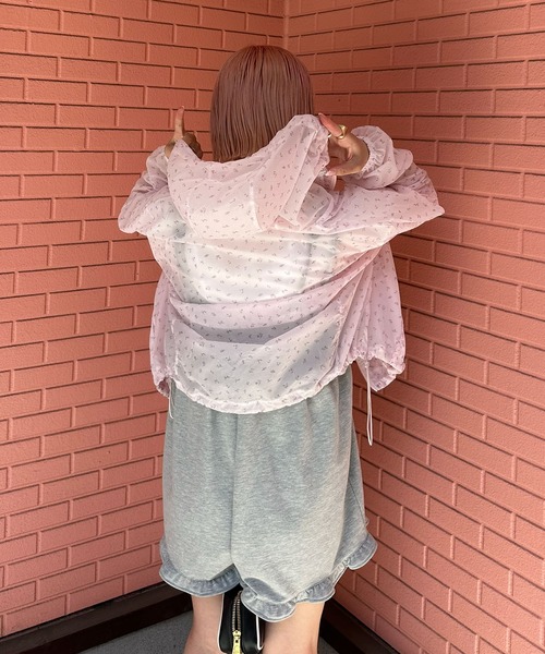 Alley Tokyo(アリートーキョー)の「シアー小花柄zipパーカー(パーカー・レディース・ピンク/サックスブルー/オフホワイト・FREE)」の19枚目の写真