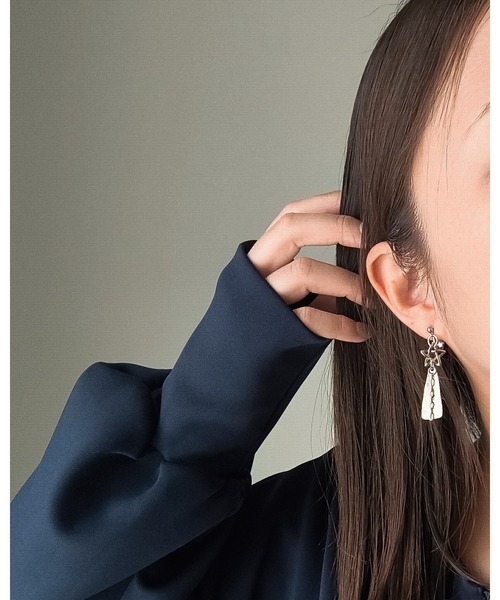 tone（トーン）の「【Ｍian.invitation】シルバーラインプレートの星モチーフイヤリング｜夜空の軌跡(MA)（イヤリング・レディース・シルバー・FREE）」の10枚目の写真