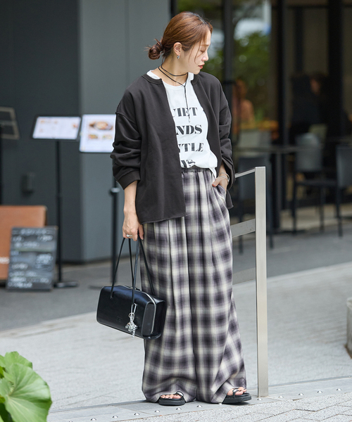 JOURNAL STANDARD（ジャーナルスタンダード）の「《WEB限定追加》CUT-OFF SWEATカーディガン（カーディガン/ボレロ・レディース・ブラック系その他/ピンク/ベージュ・FREE）」の4枚目の写真