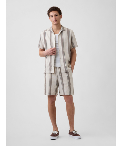 GAP(ギャップ)の「7インチ イージーウエスト テクスチャー ストライプ ショートパンツ(その他パンツ・メンズ・ブルー/ブラウン・XS/S/M/L/XL)」の4枚目の写真