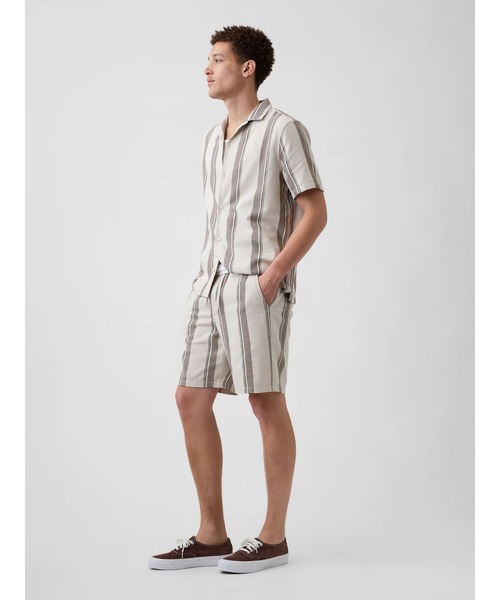 GAP(ギャップ)の「7インチ イージーウエスト テクスチャー ストライプ ショートパンツ(その他パンツ・メンズ・ブルー/ブラウン・XS/S/M/L/XL)」の12枚目の写真