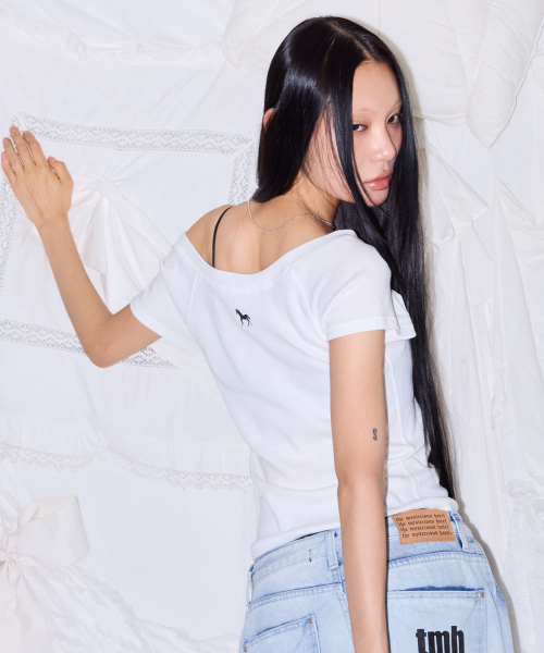THE MYSTERIOUS HOTEL（ザミステリアスホテル）の「PREMIUM SOFT TOP [WHITE]（Tシャツ/カットソー・レディース・その他・FREE）」の2枚目の写真