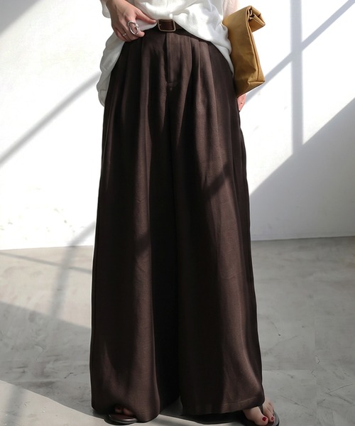 antiqua(アンティカ)の「サテン風 ドレープ ワイドパンツ(その他パンツ・レディース・ブラック/ブラウン系その他・MEDIUM/LARGE)」の2枚目の写真