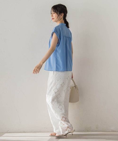 Droite lautreamont（ドロワットロートレアモン）の「【WEB限定】サスティナコットンライクローンブラウス（シャツ/ブラウス・レディース・オフホワイト/ブラック/ブルー・M）」の13枚目の写真