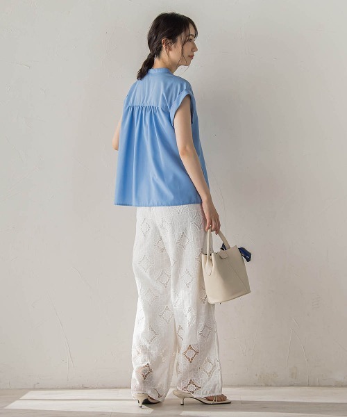 Droite lautreamont（ドロワットロートレアモン）の「【WEB限定】サスティナコットンライクローンブラウス（シャツ/ブラウス・レディース・オフホワイト/ブラック/ブルー・M）」の14枚目の写真