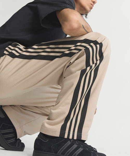 adidas(アディダス)の「ルーズ メッシュ トラックパンツ / LOOSE MESH TRACKPANTS / アディダスオリジナルス adidas Originals(スウェットパンツ・メンズ・ベージュ・3XL/LARGE/MEDIUM/SMALL/X-LARGE/X-SMALL/XX-LARGE)」の6枚目の写真