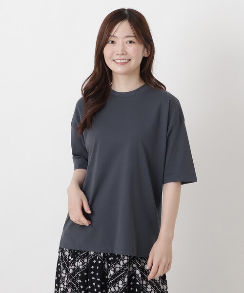 one'sterrace(ワンズテラス)の「【ひんやり】汗じみ防止加工 5分袖プルオーバー(Tシャツ/カットソー・レディース・ブラック系8/グレー系4/ネイビー系5・02)」の3枚目の写真