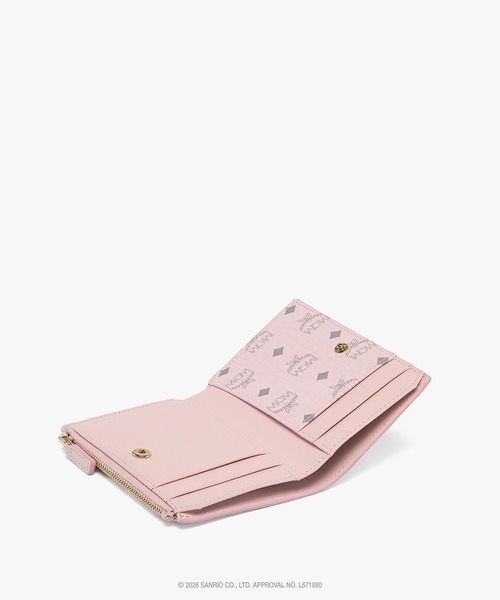MCM（エムシーエム）の「MCM x HELLO KITTY 二つ折りジップカードウォレット（財布・レディース・ベージュ/ライトピンク/ブラック・ONE SIZE）」の12枚目の写真