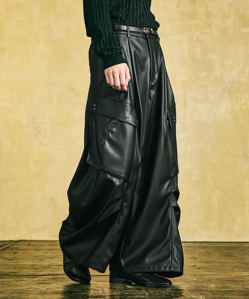 HARE(ハレ)の「【合成皮革】【SET UP対応】レザーマルチレイヤーカーゴパンツ(HARE)(カーゴパンツ・メンズ・ブラック/グレー/レッド・SMALL/MEDIUM)」の15枚目の写真