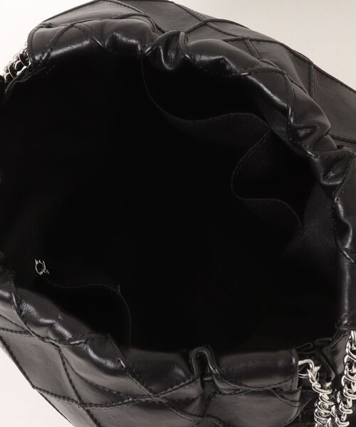 cache cache(カシュ カシュ)の「カシュカシュ cachecache / ダイヤ柄キルトチェーンハンドルバッグ(ショルダーバッグ・レディース・ベージュ/ブラック・FREE)」の5枚目の写真