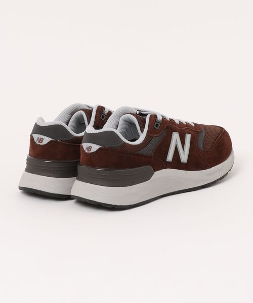 NEW BALANCE（ニューバランス）の「《New Balance》Fresh Foam X 880（スニーカー・メンズ・ブラック/ブラック×ブラック/ダークブラウン・25.5cm/26.0cm/26.5cm/24.5cm/27.0cm/25.0cm/27.5cm/28.0cm）」の4枚目の写真