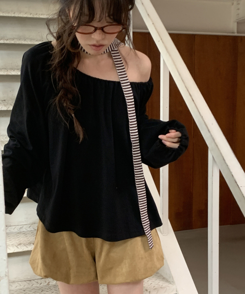 RONRON(ロンロン)の「SHIRRING PUFF LONG SLEEVE BLACK(Tシャツ/カットソー・レディース・その他・FREE)」の3枚目の写真