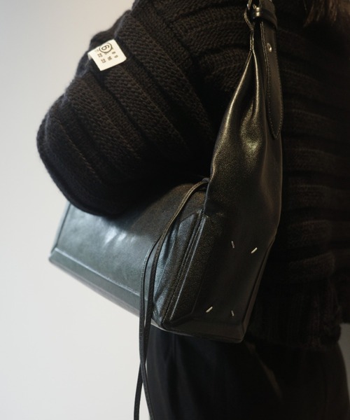 Maison Margiela（メゾンマルジェラ）の「Maison Margiela BOX BAG MEDIUM（ショルダーバッグ・レディース・ブラック・FREE）」の2枚目の写真