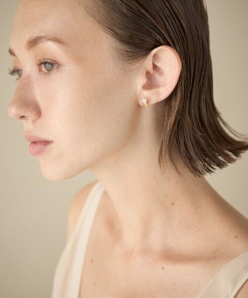 ete bijoux（エテビジュー）の「[ピース] K10YG グリーンクォーツ/レモンクォーツ ピアス（ピアス（片耳用）・レディース・イエローゴールド・FREE）」の5枚目の写真