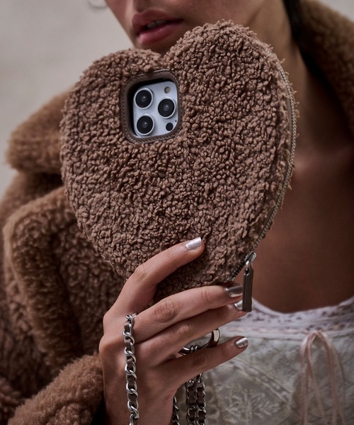 【美品】ajew iPhone15ケース ハート ボア ブラウン ajew fluffy dress HEART case shoulder（スマホケース/カバー）｜ajew