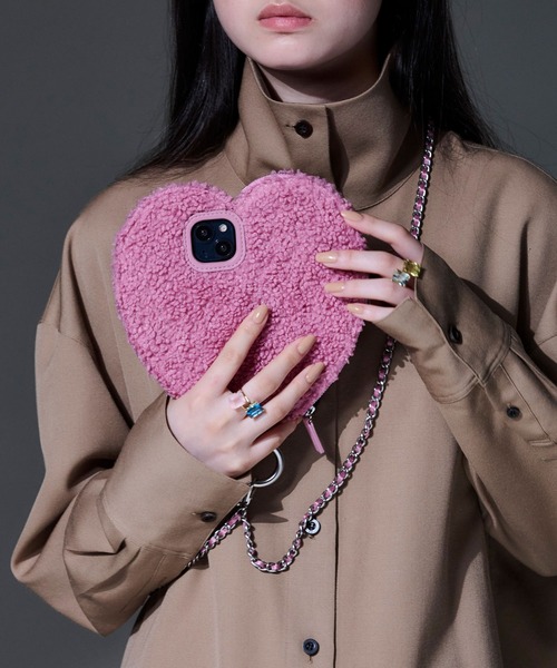 ajew エジュー iPhone16 モコモコ dress HEART ピンク ajew fluffy dress HEART case shoulder（スマホケース/カバー）｜ajew