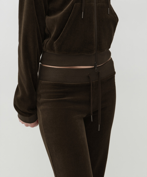 MUSINSA STANDARD WOMAN（ムシンサスタンダードウーマン）の「ウィメンズベルベットブーツカットトラックパンツ[ブラウン]（スウェットパンツ・レディース・その他・SMALL/MEDIUM/LARGE/X-SMALL）」の4枚目の写真
